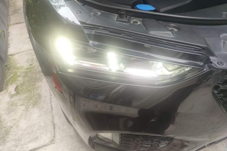 Used Wey VV7 2017 2.0T Ultra-Luxury Version Exterior 6
