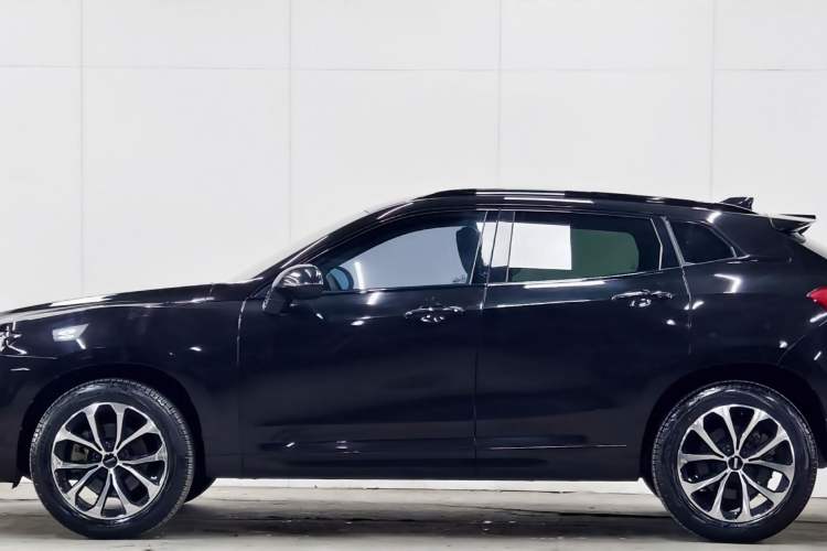 Used Wey VV7 2017 2.0T Ultra-Luxury Version Exterior 7