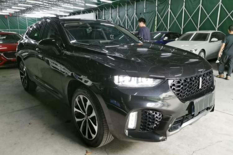 Used Wey VV7 2017 2.0T Ultra-Luxury Version Front Right 45 Deg