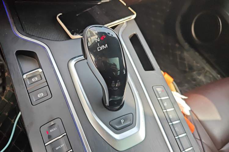 Used Wey VV7 2017 2.0T Ultra-Luxury Version Gear Lever
