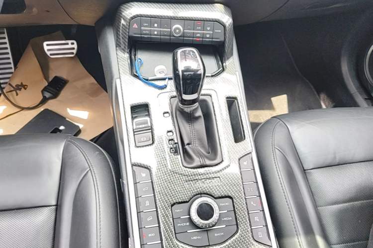 Used Wey VV7 2017 2.0T Flagship Model Gear Lever