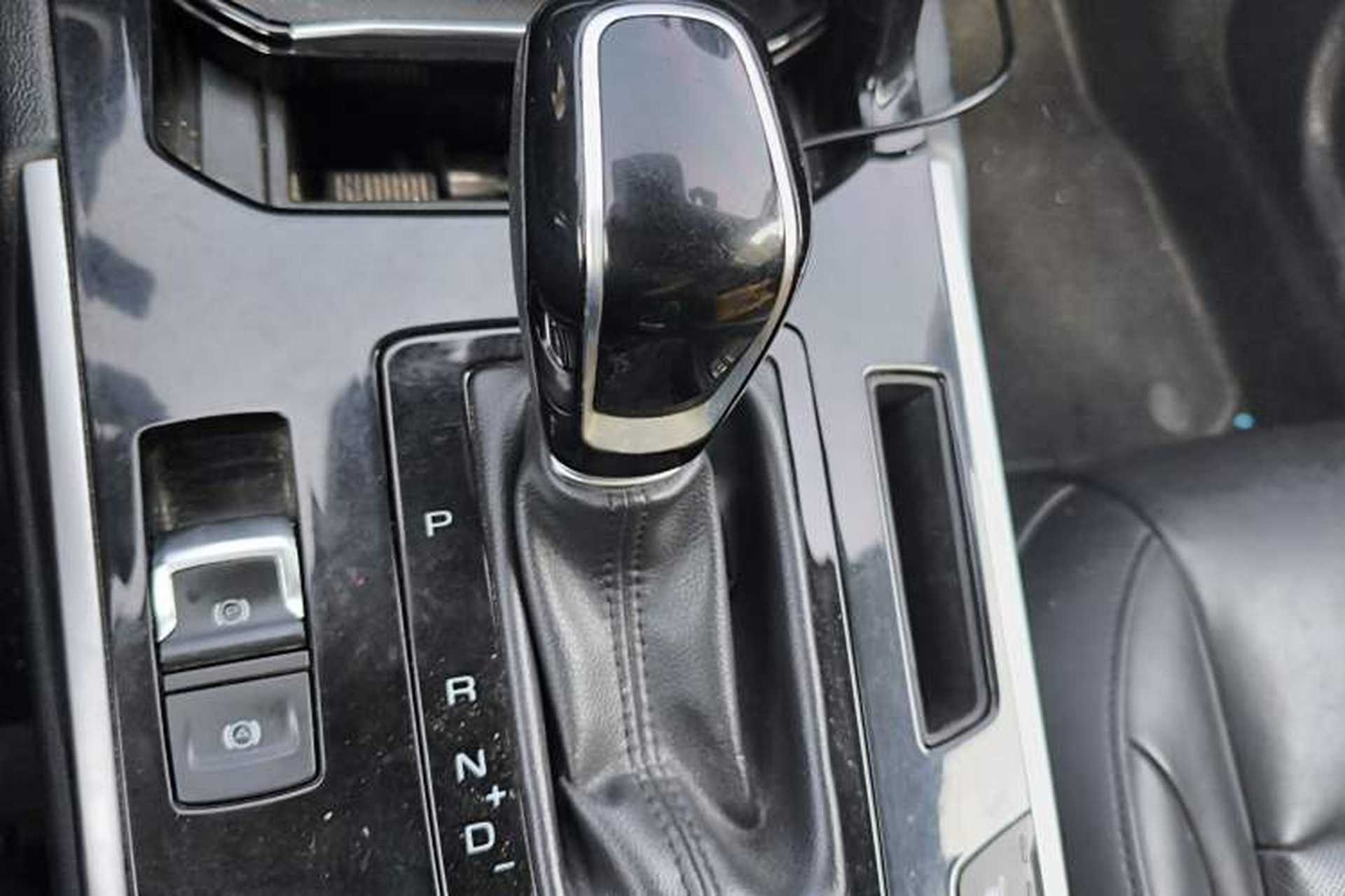 Used Wey VV7 2017 2.0T Flagship Model Gear Lever