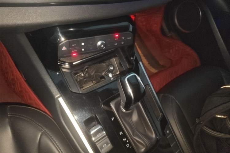 Used Wey VV7 2017 2.0T Ultra-Luxury Version Gear Lever