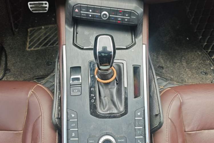 Used Wey VV7 2017 2.0T Flagship Model Gear Lever
