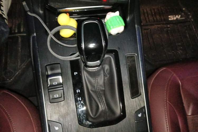 Used Wey VV7 2017 2.0T Flagship Model Gear Lever