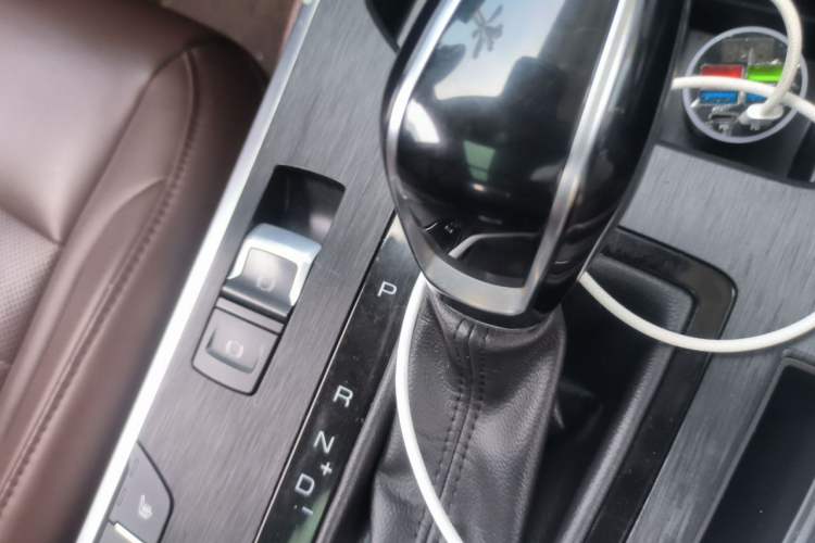 Used Wey VV7 2017 2.0T Ultra-Luxury Version Gear Lever