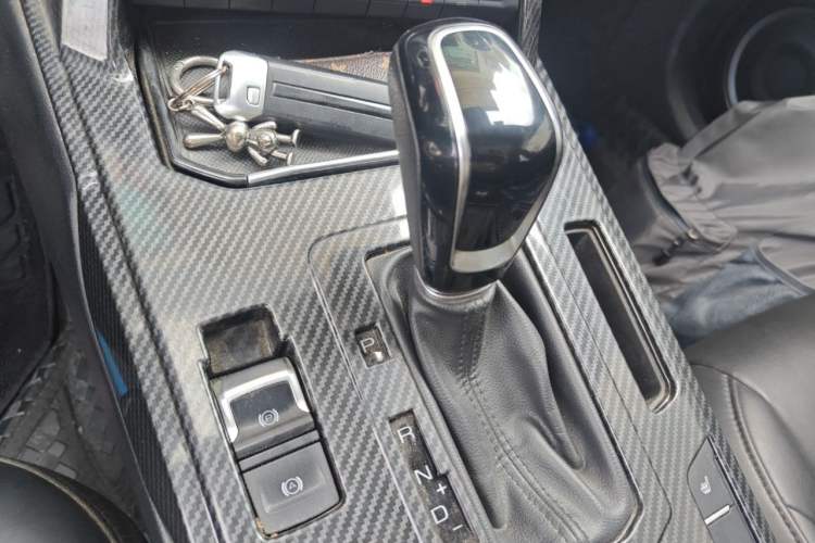 Used Wey VV7 2017 2.0T Luxury Model Gear Lever