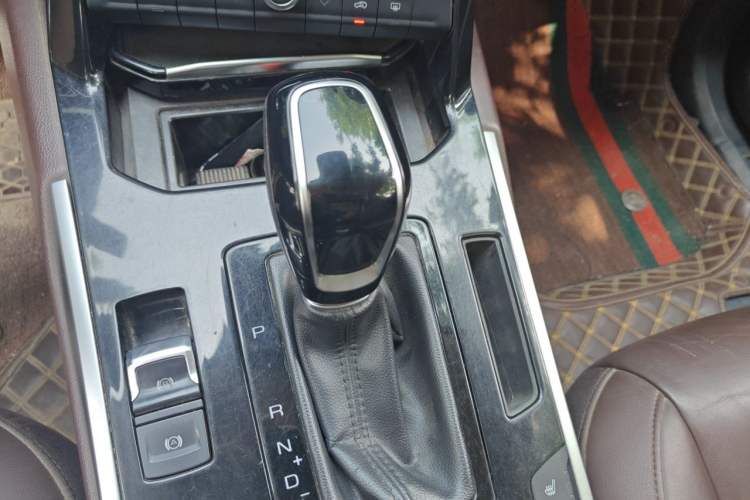 Used Wey VV7 2017 2.0T Flagship Model Gear Lever