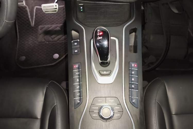 Used Wey VV7 2017 2.0T Flagship Model Gear Lever