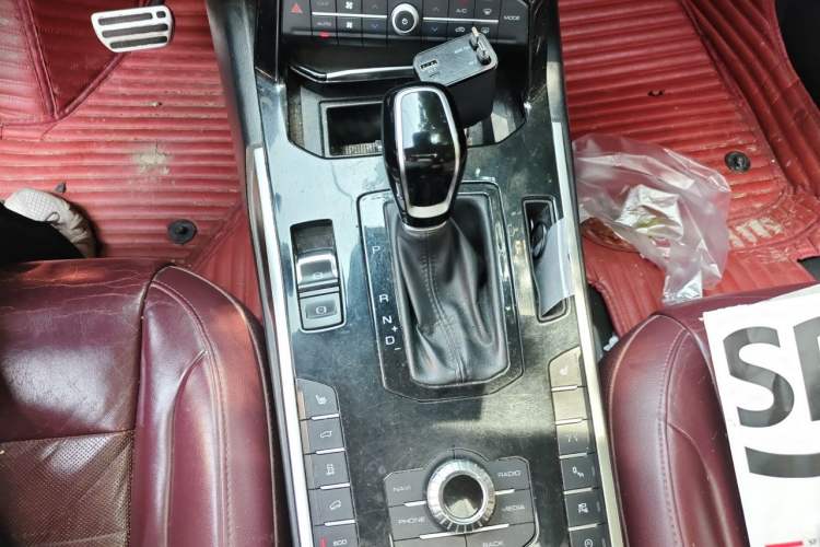 Used Wey VV7 2017 2.0T Flagship Model Gear Lever