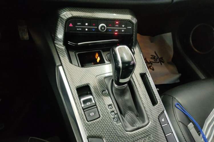 Used Wey VV7 2017 2.0T Ultra-Luxury Version Gear Lever