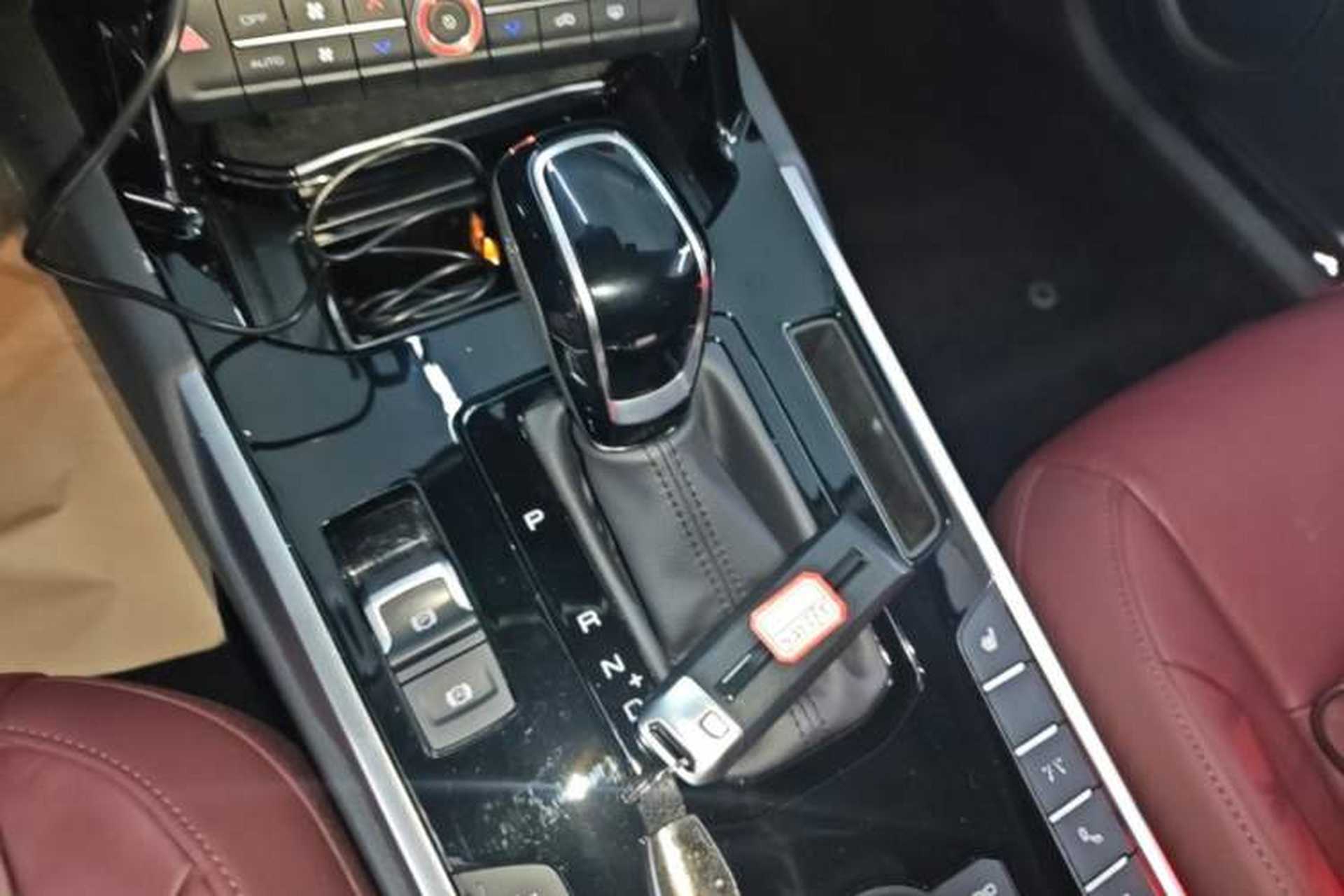 Used Wey VV7 2017 2.0T Flagship Model Gear Lever