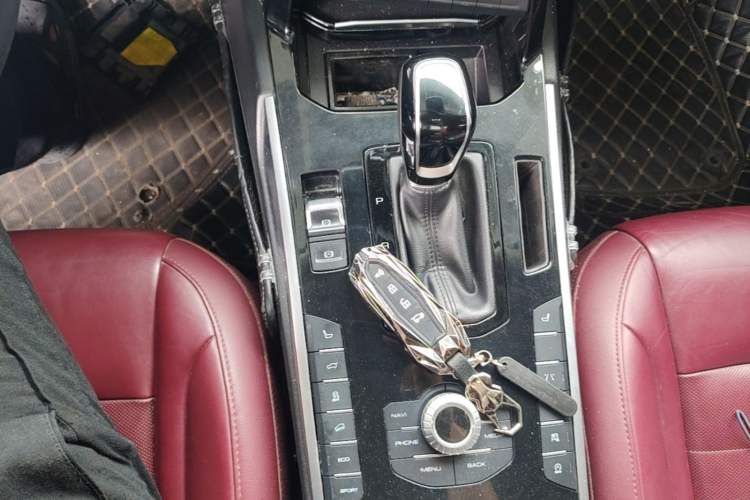 Used Wey VV7 2017 2.0T Flagship Model Gear Lever
