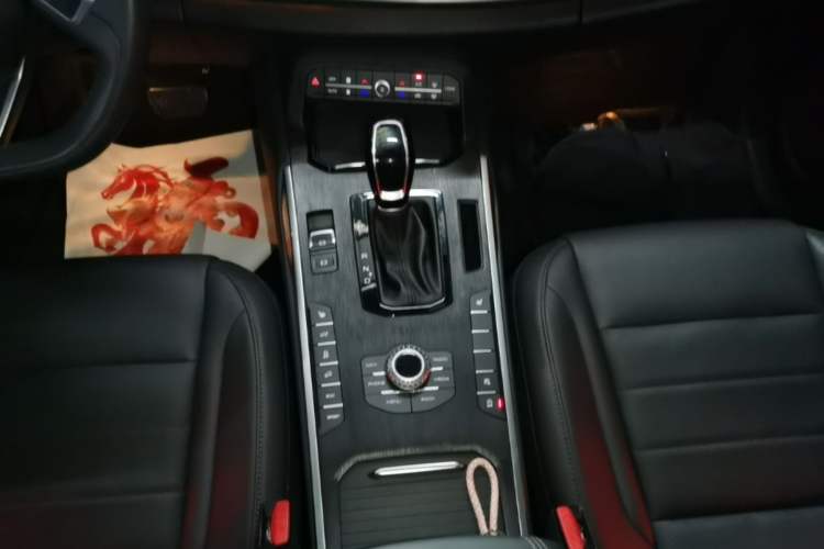 Used Wey VV7 2017 2.0T Ultra-Luxury Version Gear Lever