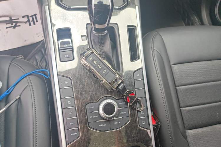 Used Wey VV7 2017 2.0T Luxury Model Gear Lever