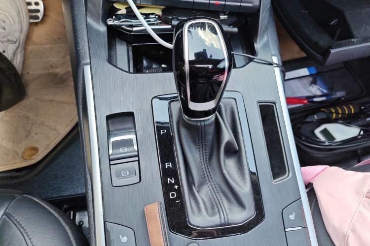 Used Wey VV7 2017 2.0T Flagship Model Gear Lever