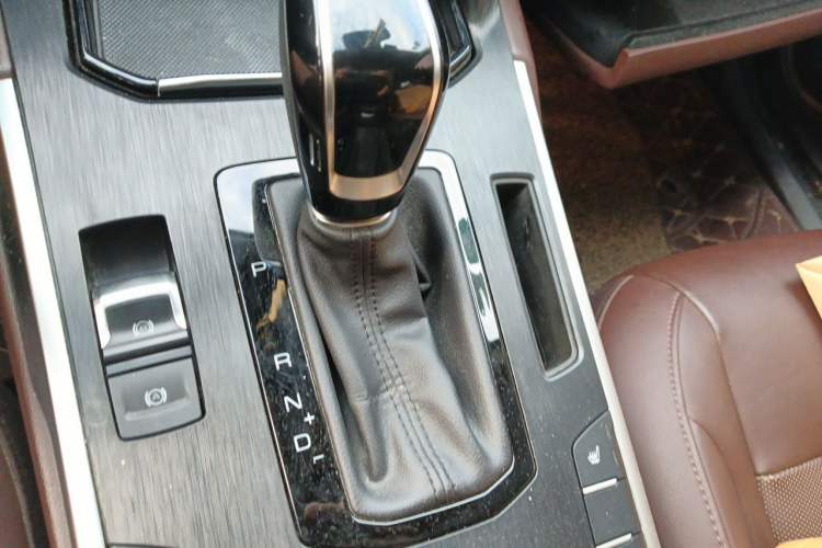 Used Wey VV7 2017 VV7c 2.0T Flagship Model Gear Lever