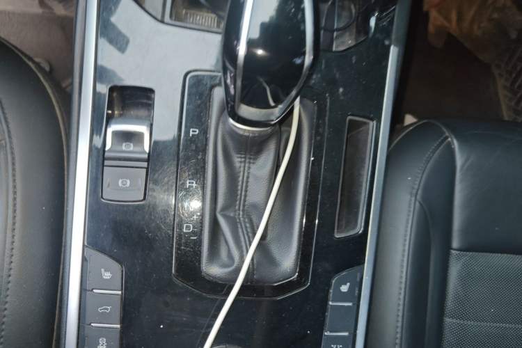 Used Wey VV7 2017 2.0T Flagship Model Gear Lever