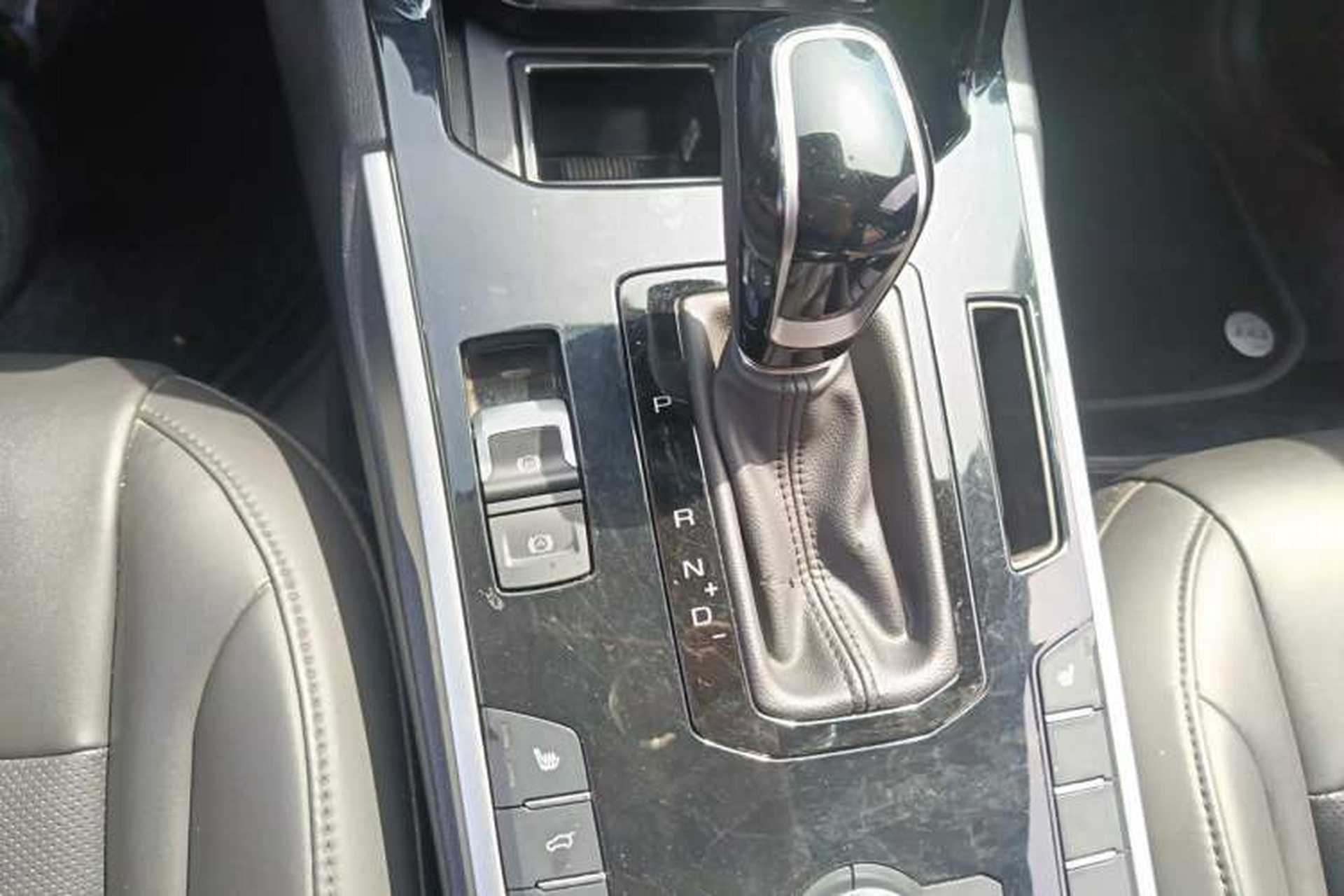 Used Wey VV7 2017 2.0T Luxury Model Gear Lever