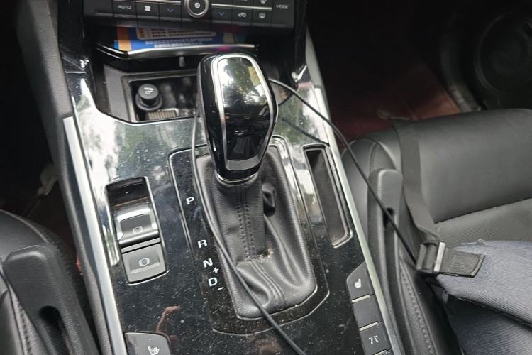 Used Wey VV7 2017 2.0T Flagship Model Gear Lever