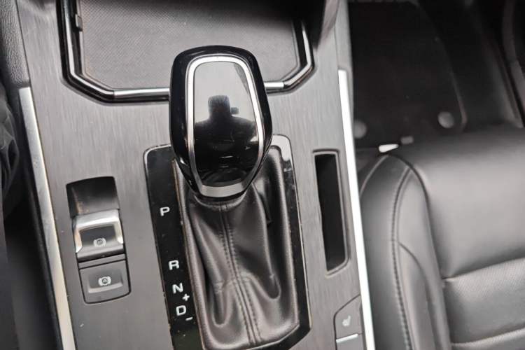 Used Wey VV7 2017 2.0T Ultra-Luxury Version Gear Lever