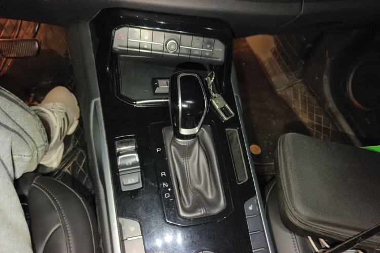 Used Wey VV7 2017 2.0T Luxury Model Gear Lever