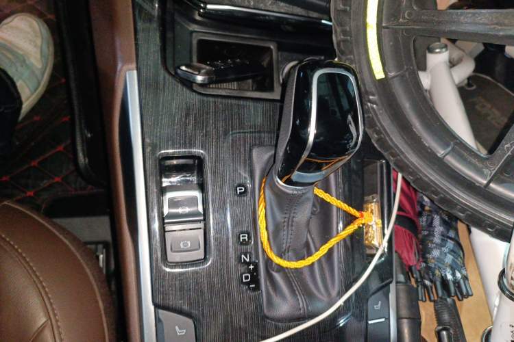 Used Wey VV7 2017 2.0T Flagship Model Gear Lever