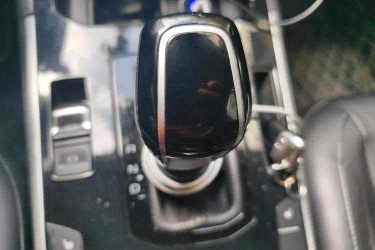 Used Wey VV7 2017 2.0T Flagship Model Gear Lever