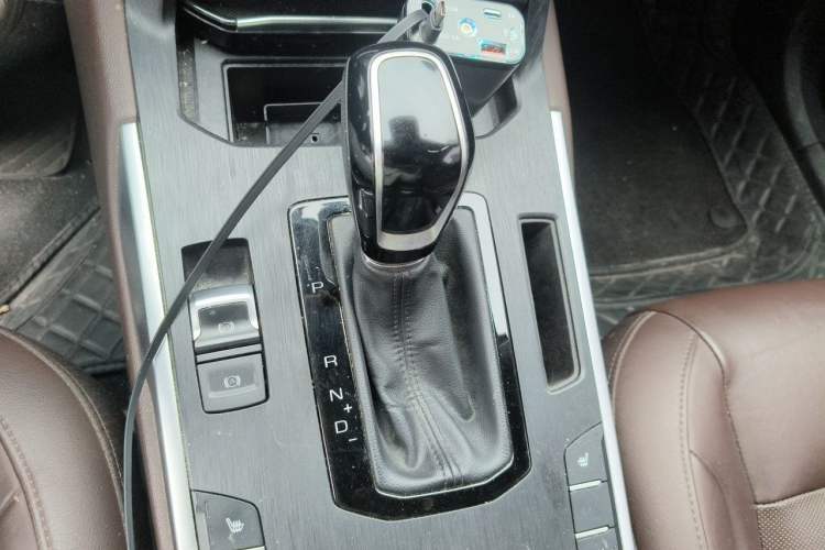 Used Wey VV7 2017 2.0T Ultra-Luxury Version Gear Lever