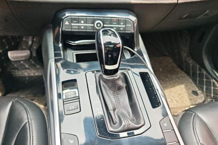 Used Wey VV7 2017 2.0T Ultra-Luxury Version Gear Lever
