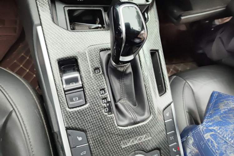 Used Wey VV7 2017 2.0T Flagship Model Gear Lever