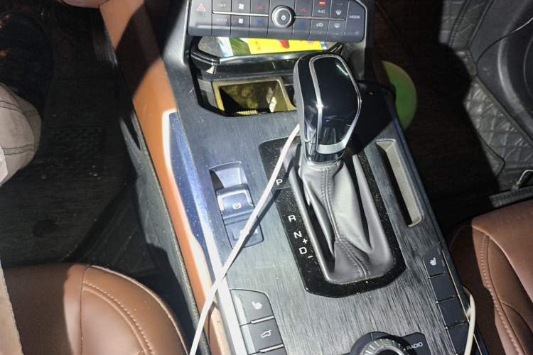 Used Wey VV7 2017 2.0T Flagship Model Gear Lever