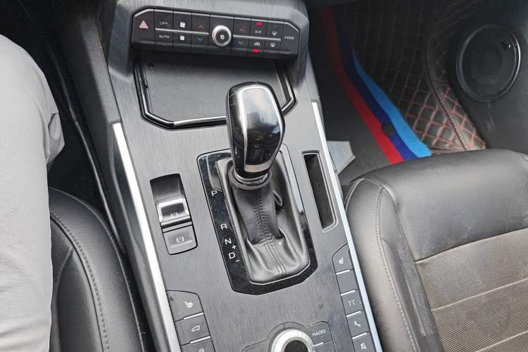 Used Wey VV7 2017 VV7c 2.0T Flagship Model Gear Lever