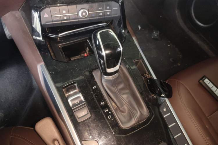 Used Wey VV7 2017 2.0T Ultra-Luxury Version Gear Lever