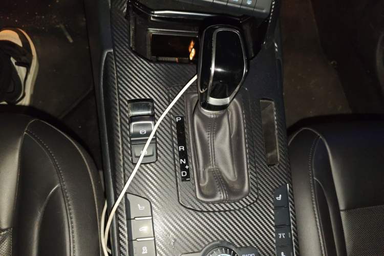Used Wey VV7 2017 2.0T Flagship Model Gear Lever