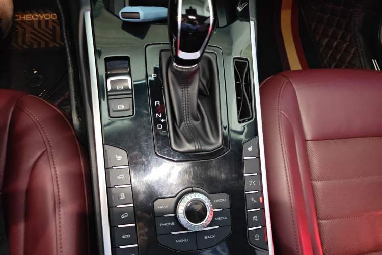 Used Wey VV7 2017 2.0T Flagship Model Gear Lever