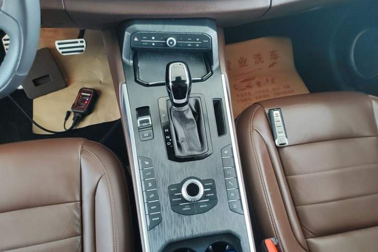 Used Wey VV7 2017 2.0T Flagship Model Gear Lever