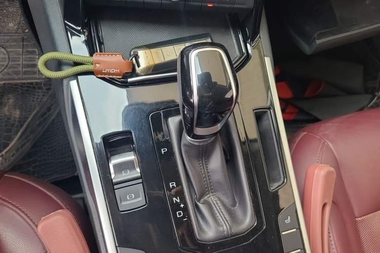 Used Wey VV7 2017 2.0T Flagship Model Gear Lever