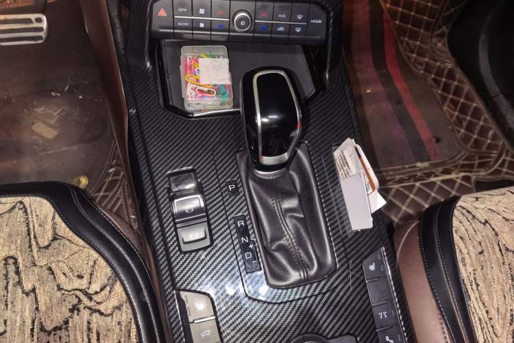 Used Wey VV7 2017 2.0T Flagship Model Gear Lever