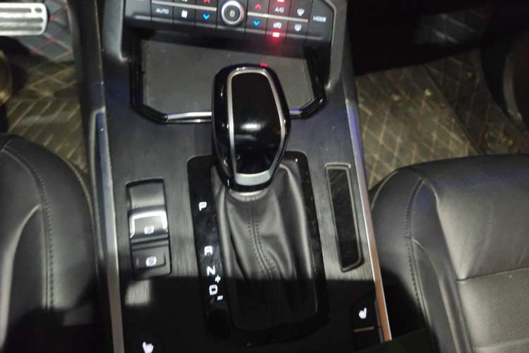 Used Wey VV7 2017 2.0T Flagship Model Gear Lever