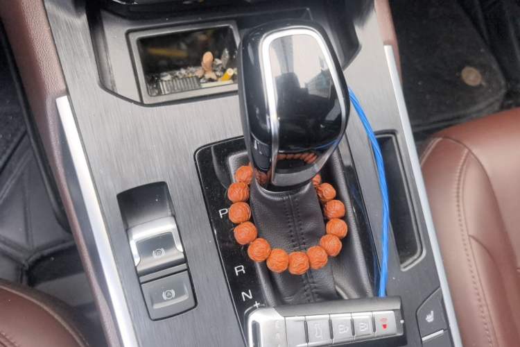 Used Wey VV7 2017 2.0T Ultra-Luxury Version Gear Lever