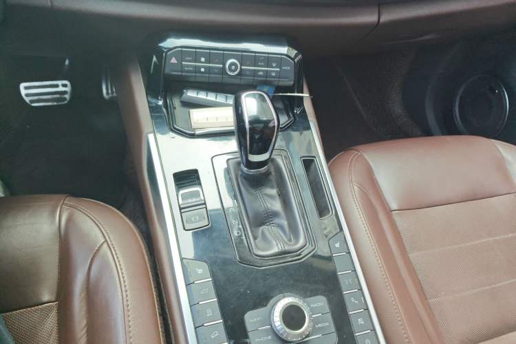 Used Wey VV7 2017 2.0T Flagship Model Gear Lever
