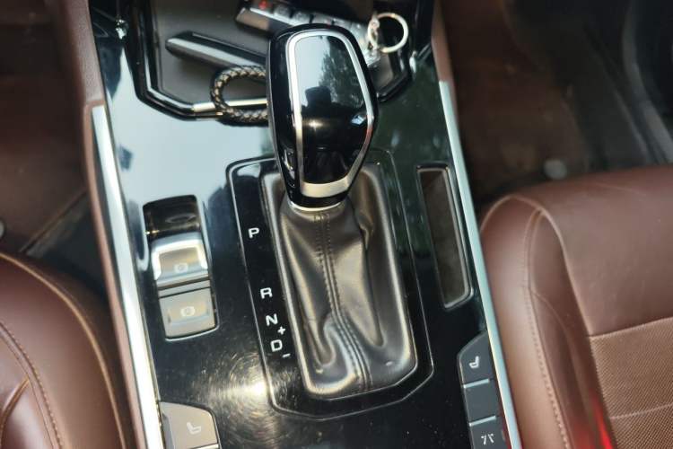 Used Wey VV7 2017 2.0T Flagship Model Gear Lever
