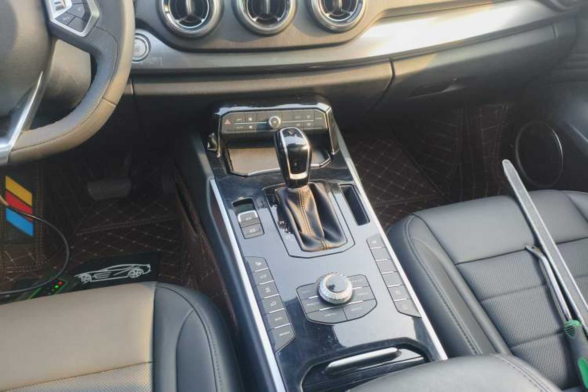 Used Wey VV7 2017 2.0T Ultra-Luxury Version Gear Lever