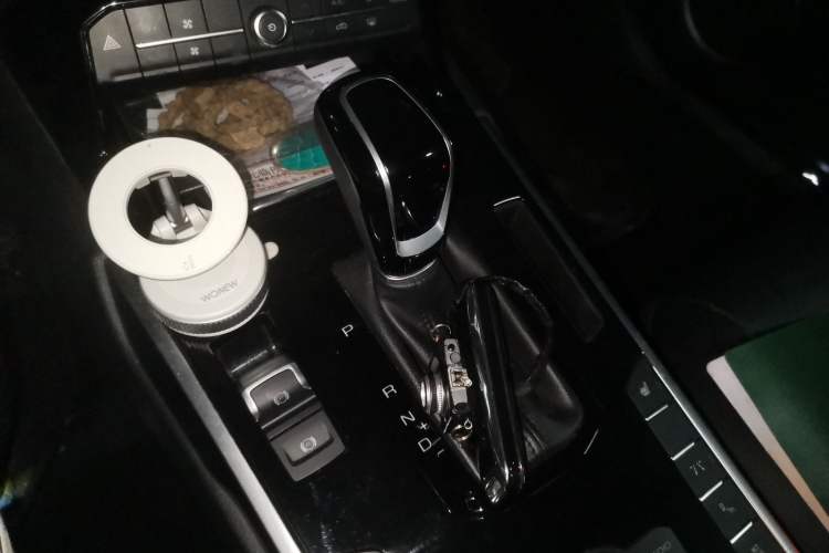 Used Wey VV7 2017 2.0T Flagship Model Gear Lever