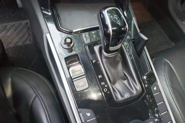 Used Wey VV7 2017 2.0T Ultra-Luxury Version Gear Lever
