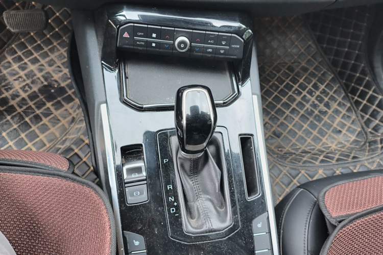 Used Wey VV7 2017 2.0T Ultra-Luxury Version Gear Lever