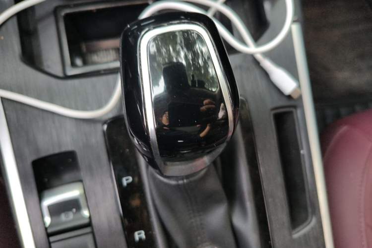 Used Wey VV7 2017 2.0T Flagship Model Gear Lever
