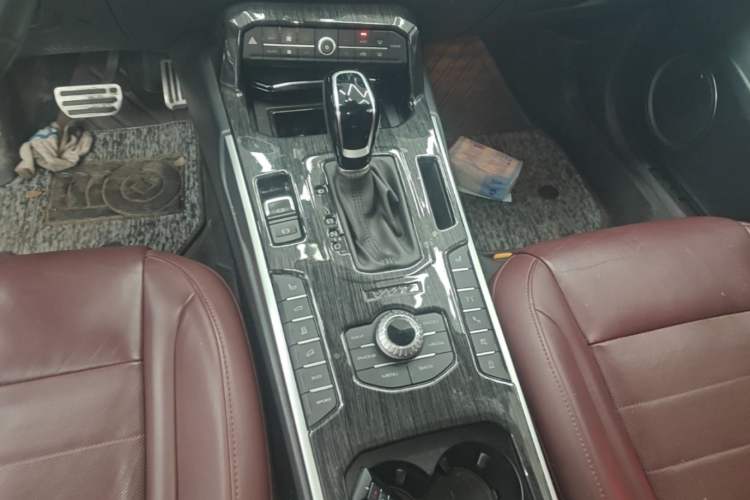 Used Wey VV7 2017 2.0T Flagship Model Gear Lever