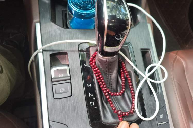 Used Wey VV7 2017 2.0T Flagship Model Gear Lever